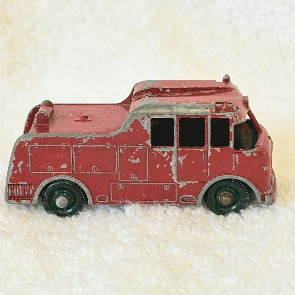 Vintage Matchbox Lesney #9 Merryweather Marquis Series III Fire Engine England